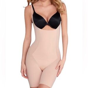 NWT SPANX Trust Your Thinstincts Open Bust Bodysuit Shaper NEW Size M Soft Nude